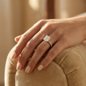 Side stone rings