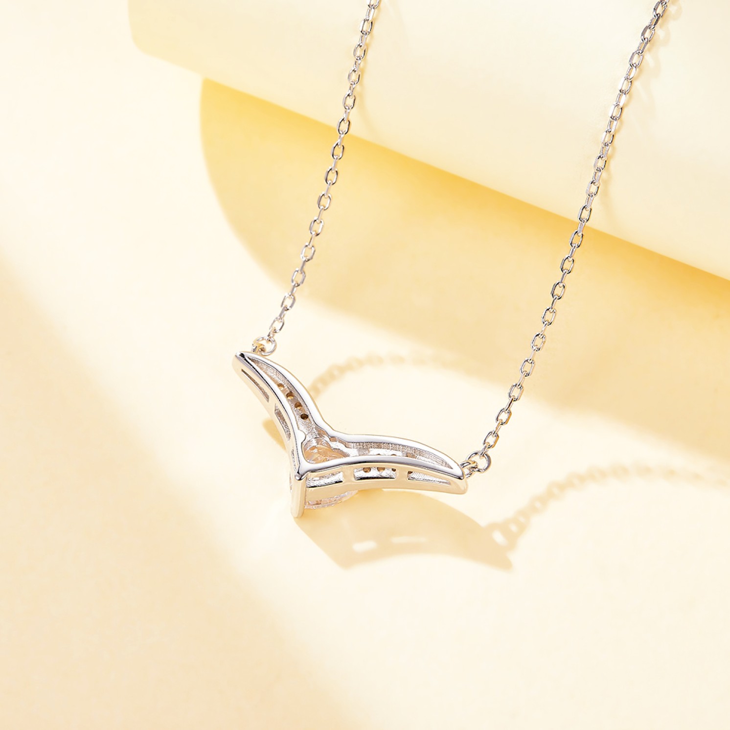 Vaneza - Elegant Moissanite V-shaped Necklace with Pave Accents