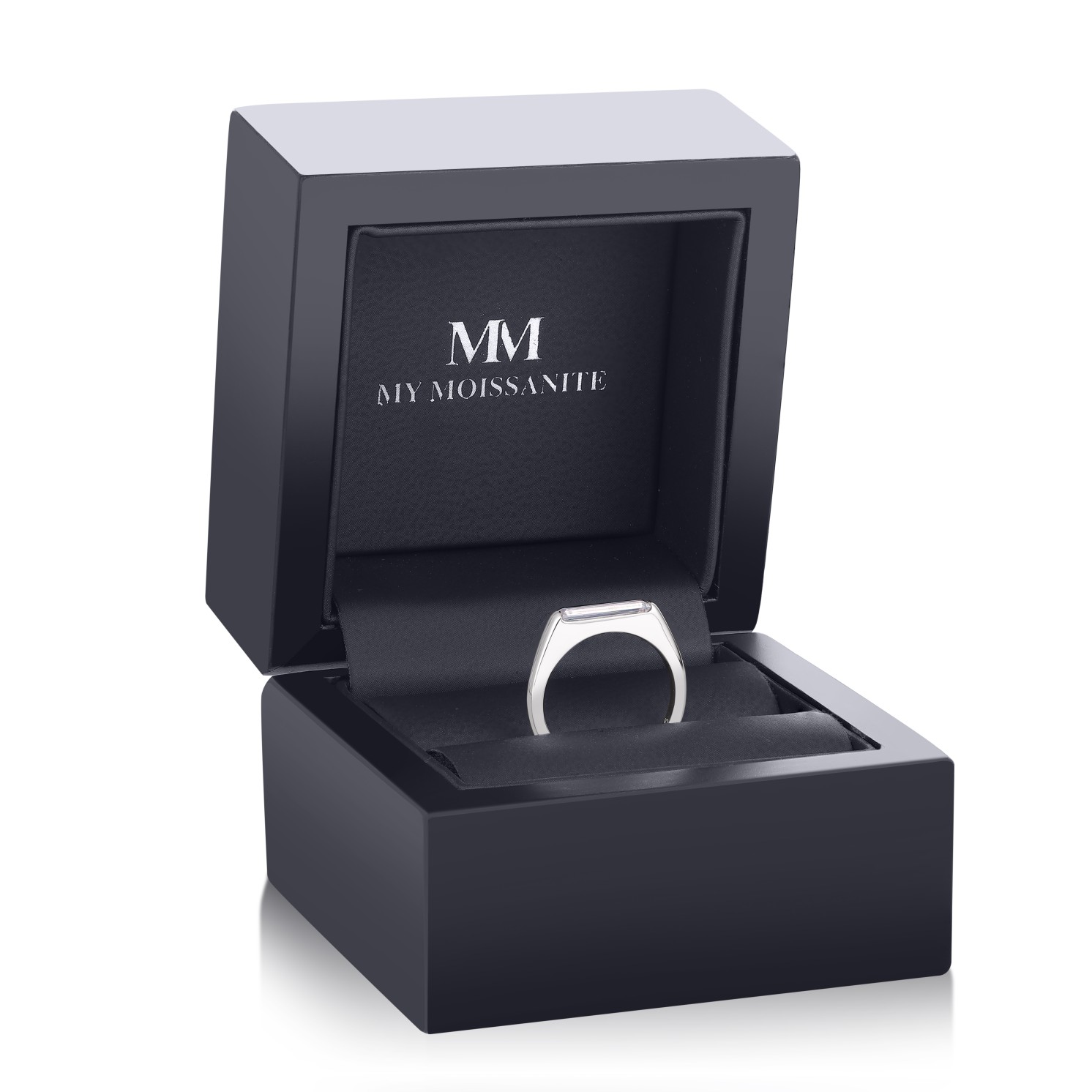 Aurelia - Solitaire Moissanite Baguette Ring Aurelia - Solitaire Moissanite Baguette Ring