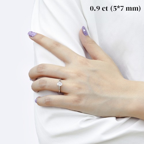 Ovaline - Moissanite Ring with Minimalistic Side Stones