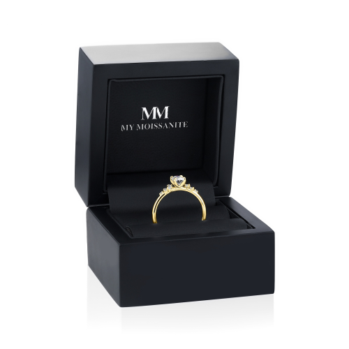 Ovaline - Oval Moissanite Ring with Minimalistic Side Stones
