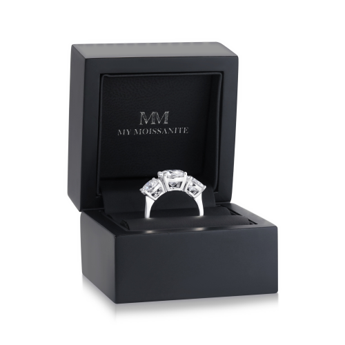 Triadique - Classic Three-Stone Moissanite Engagement Ring