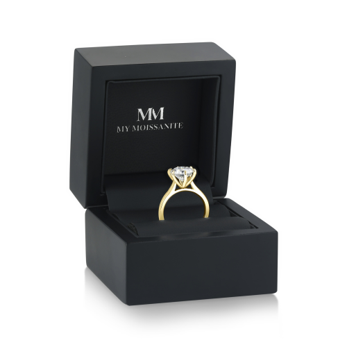 Circlique - Solitaire Moissanite Engagement Ring
