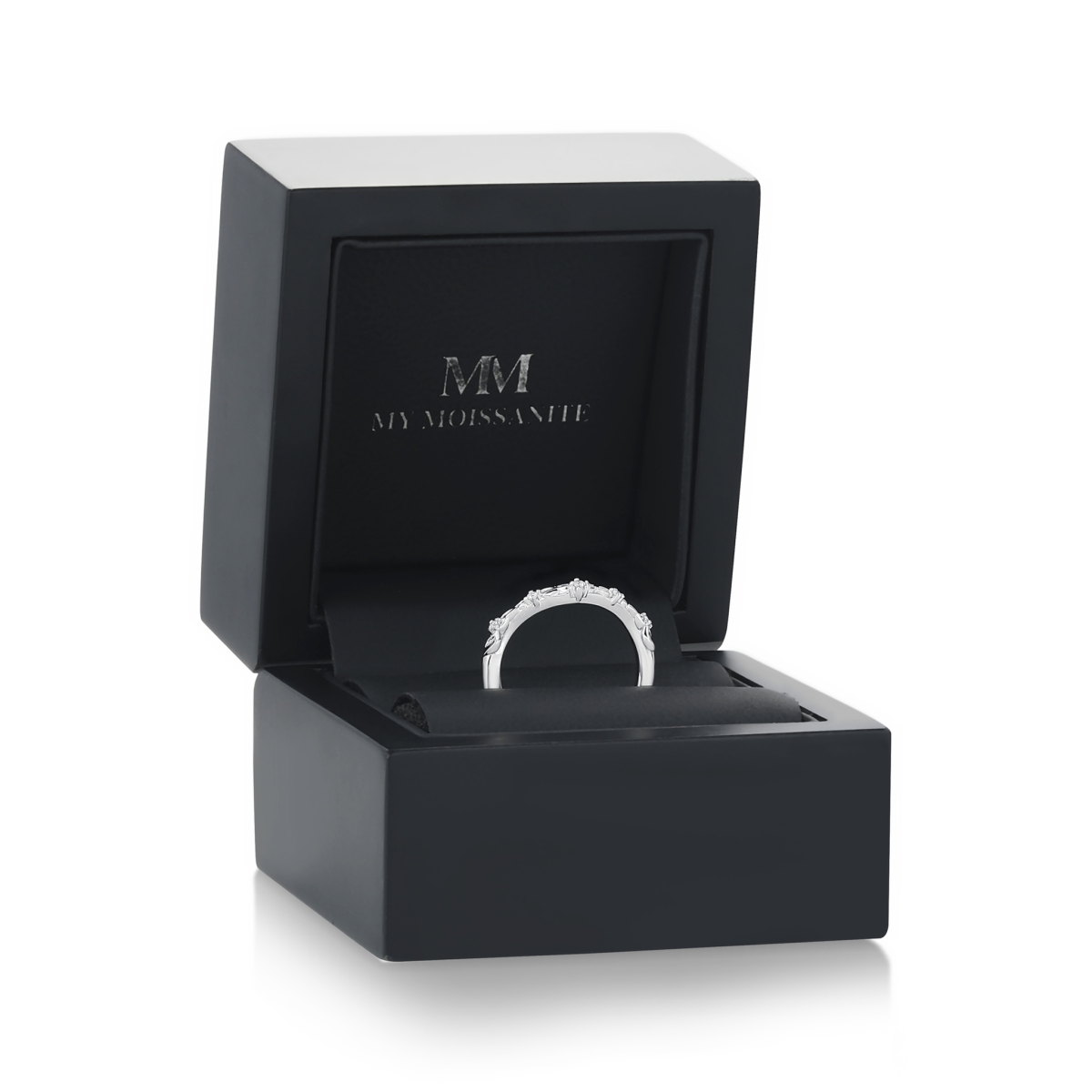 Vinea - Nature-Inspired Moissanite Wedding Band with Leaf and Vine Motifs