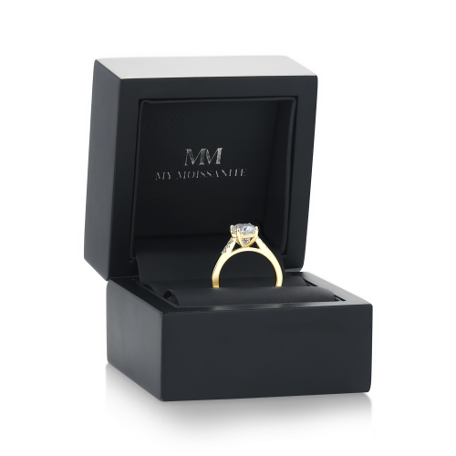 Mirage - Oval Cut Moissanite Engagement Ring with Pavé Side Stones