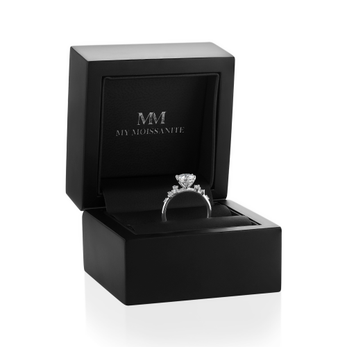 Aurora - Moissanite Ring with Minimalistic Side Stones