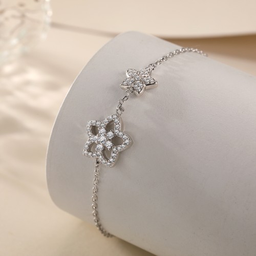 Fiorella - Adjustable Moissanite Flower Charm Bracelet with Pavé Settings