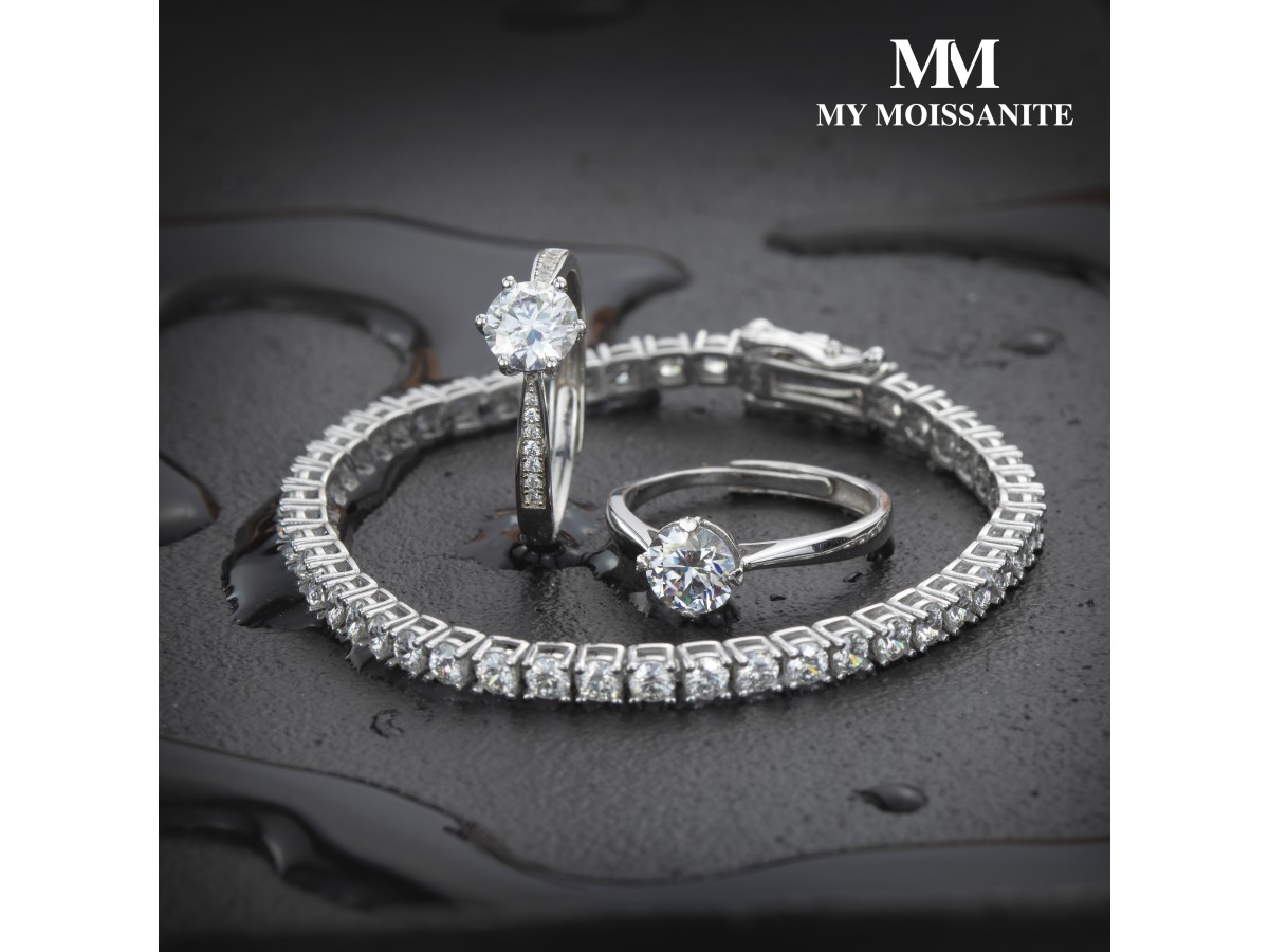 7 Reasons Why a Moissanite Engagement Ring Is Better