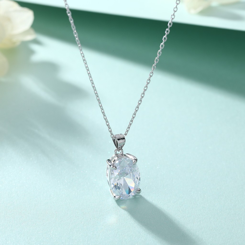 Ovaluxe - Oval Moissanite Pendant with Elegant Four-Prong Design