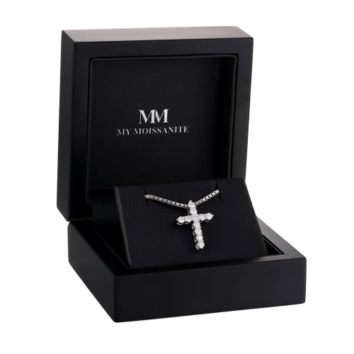 Vivara - Moissanite Pendant with Encrusted Halo