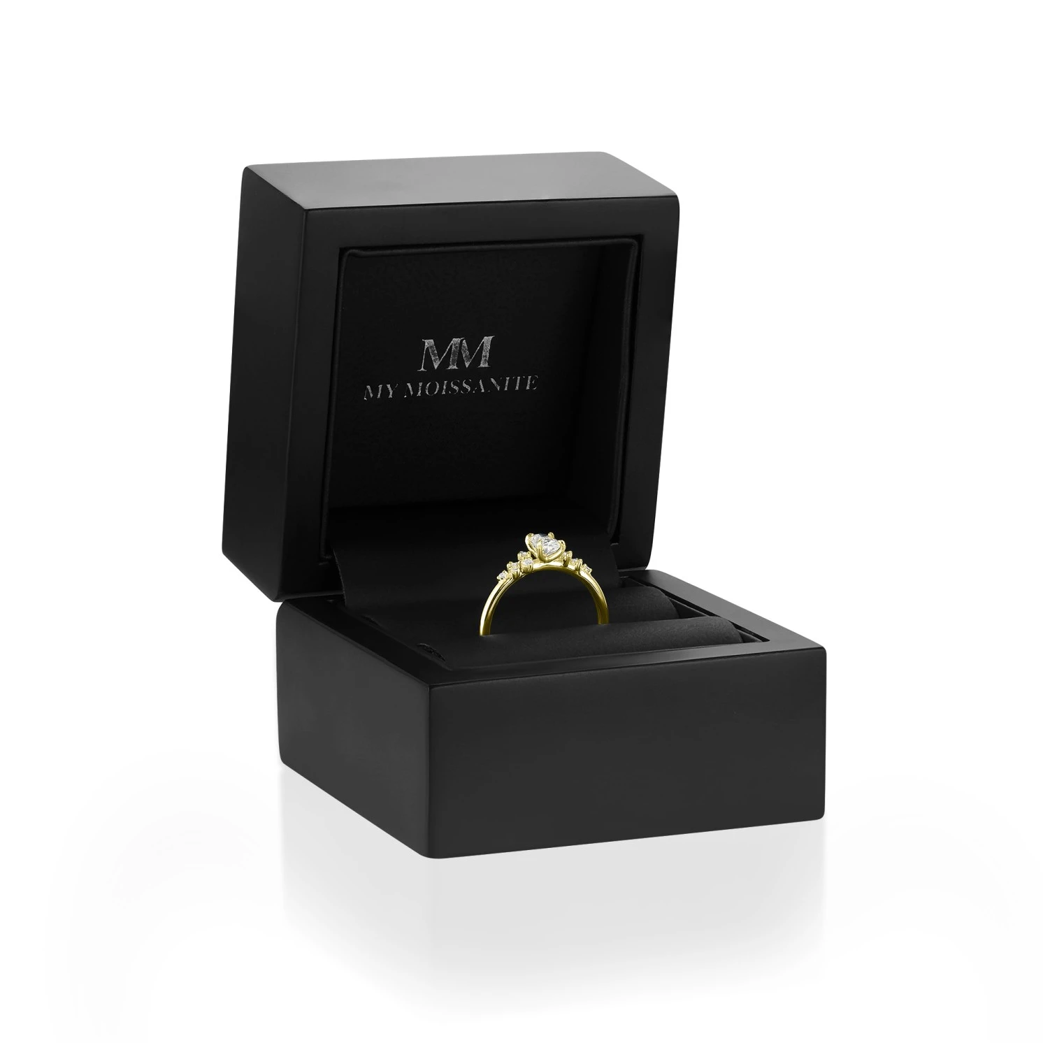 Ovaline - Moissanite Ring with Minimalistic Side Stones Ovaline - Moissanite Ring with Minimalistic Side Stones