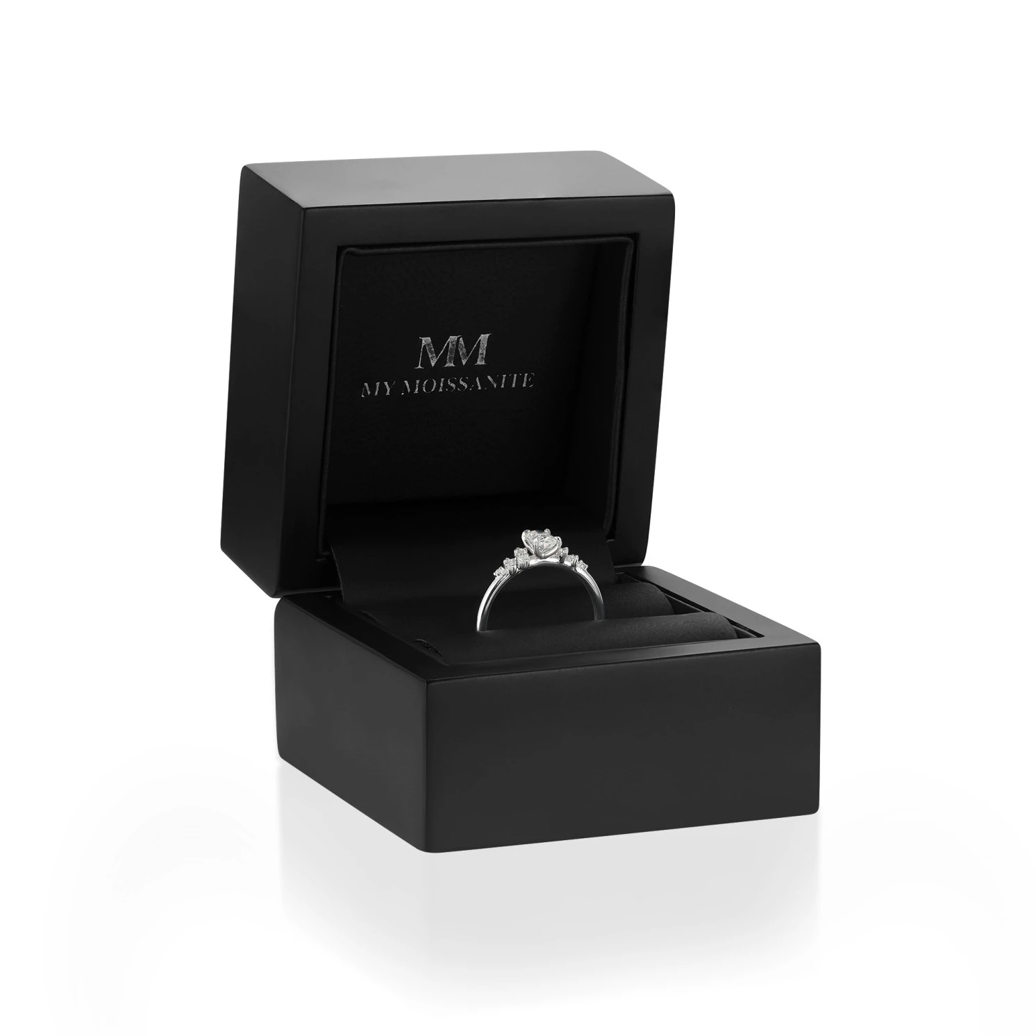 Ovaline - Moissanite Ring with Minimalistic Side Stones Ovaline - Moissanite Ring with Minimalistic Side Stones