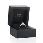 Ovaline - Moissanite Ring with Minimalistic Side Stones Ovaline - Moissanite Ring with Minimalistic Side Stones