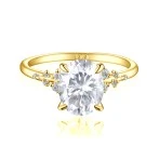 Ovaline - Moissanite Ring with Minimalistic Side Stones Ovaline - Moissanite Ring with Minimalistic Side Stones