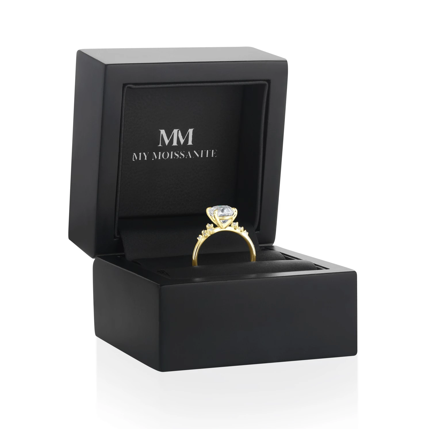 Ovaline - Moissanite Ring with Minimalistic Side Stones Ovaline - Moissanite Ring with Minimalistic Side Stones