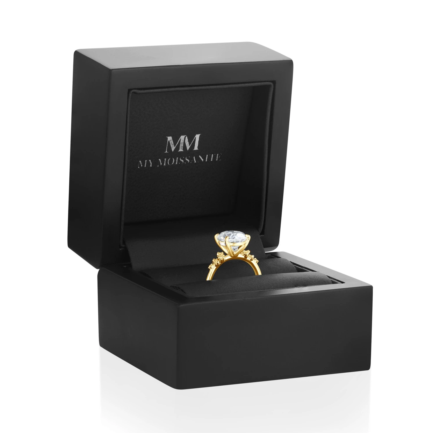 Ovaline - Moissanite Ring with Minimalistic Side Stones Ovaline - Moissanite Ring with Minimalistic Side Stones
