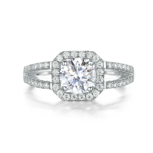 Evora – Moissanite Ring with Split-Shank in Halo Setting