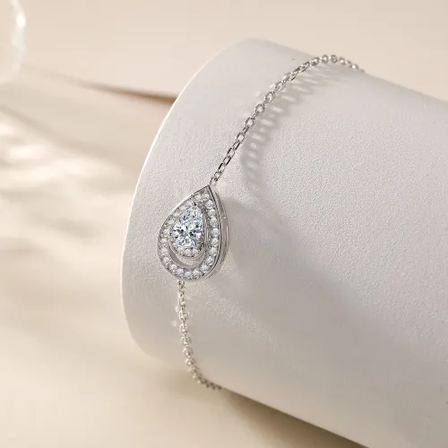 Peraise - Pear Cut Moissanite Bracelet With Halo Link Chain - lifestyle