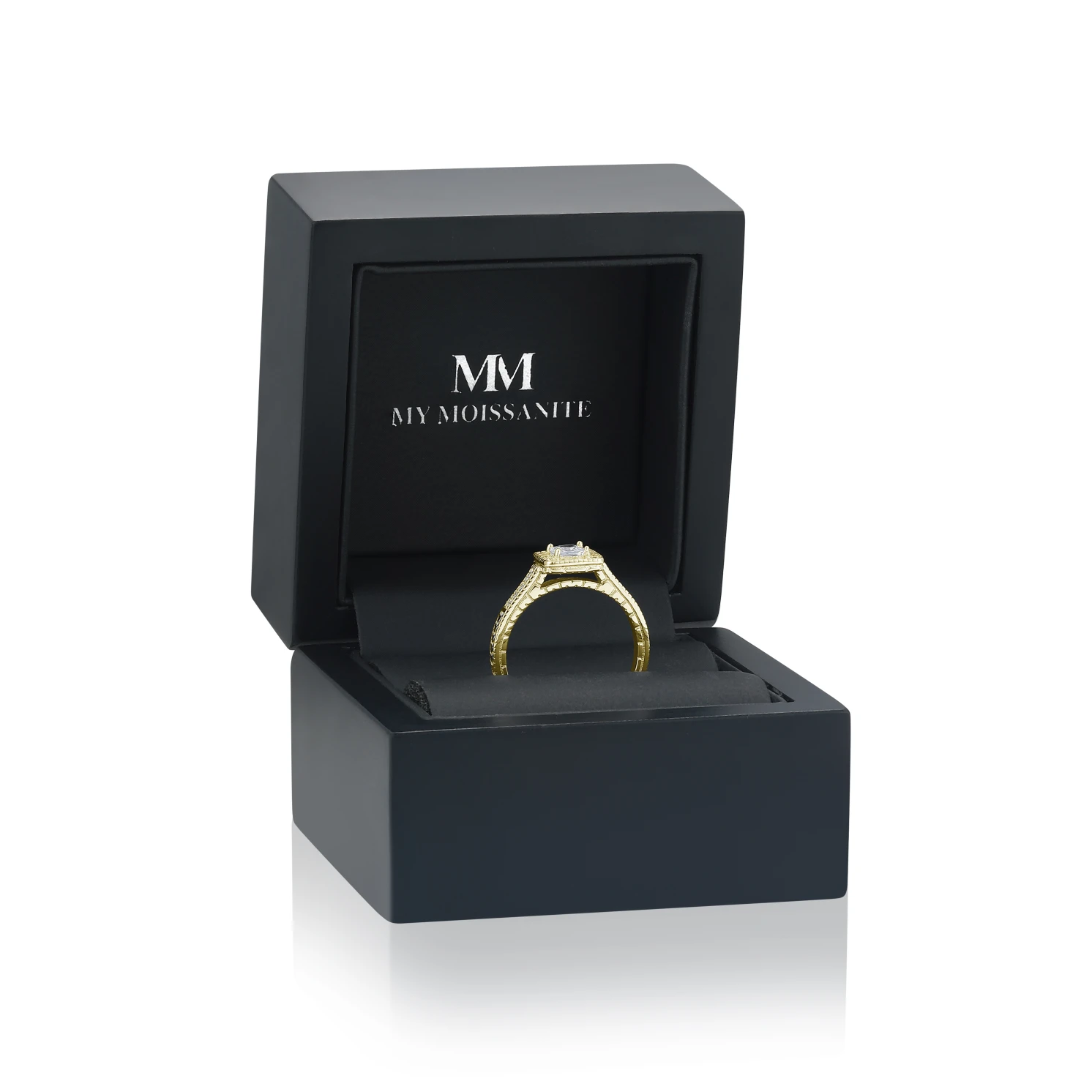 Paragone - Princess Cut Moissanite Halo Engagement Ring With Textured Band